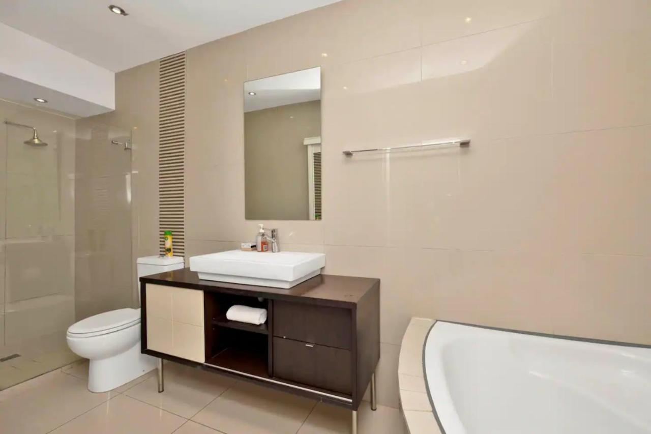Charming Townhouse In De Waterkant ケープタウン エクステリア 写真