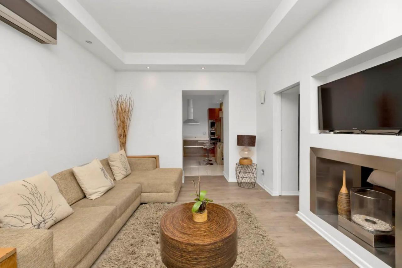 Charming Townhouse In De Waterkant ケープタウン エクステリア 写真